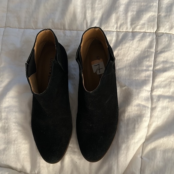 Lucky brand black suede ankle boots size 7 - Picture 5 of 5